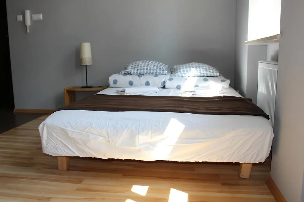 999 Aparthostel Cracovia Hostal